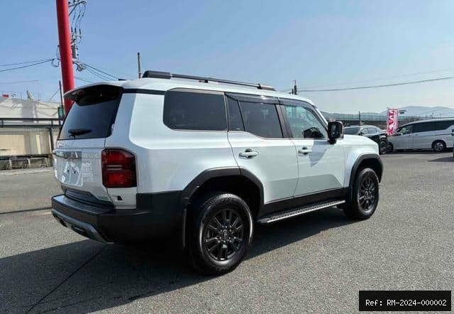 Vehicle photo 5