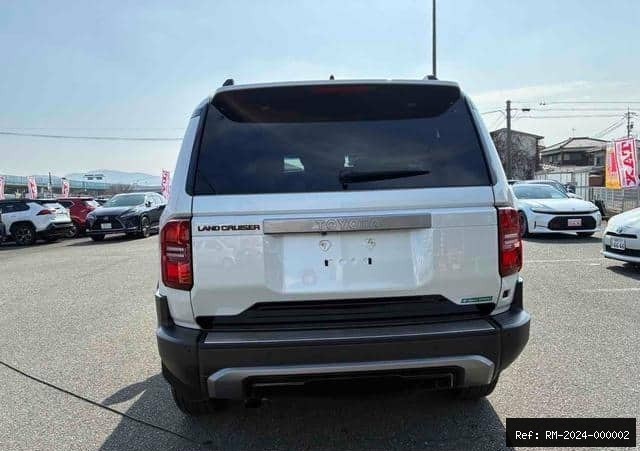 Vehicle photo 6