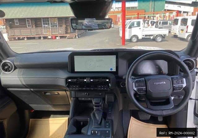 Vehicle photo 13