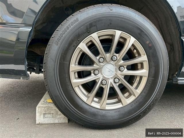 Vehicle photo 13