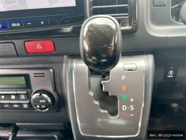 Vehicle photo 18