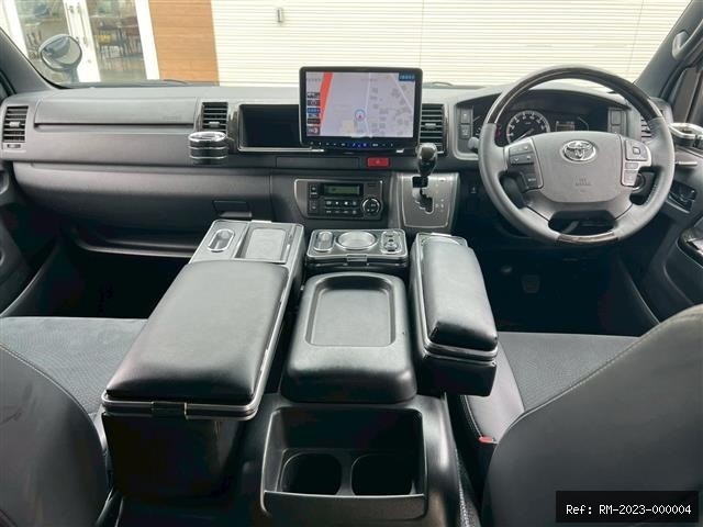Vehicle photo 17