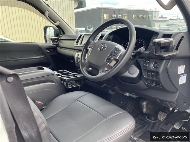 Vehicle photo 14