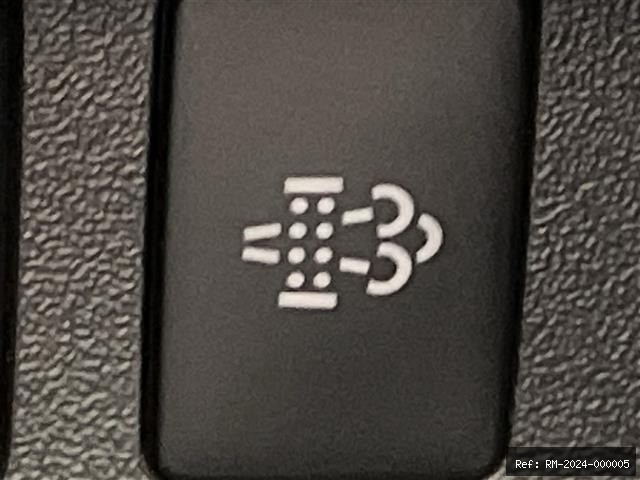 Vehicle photo 13