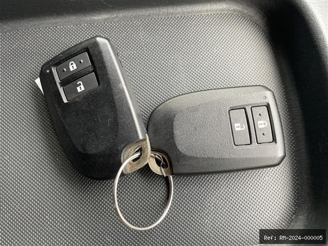 Vehicle photo 21