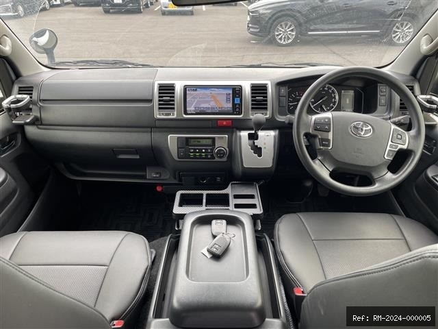 Vehicle photo 18