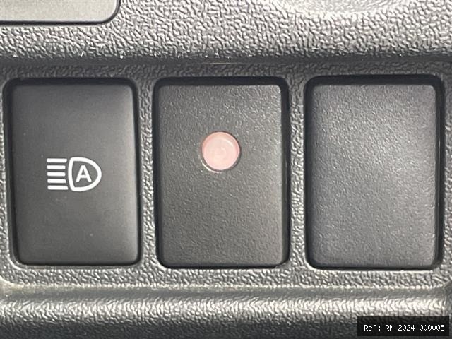 Vehicle photo 23