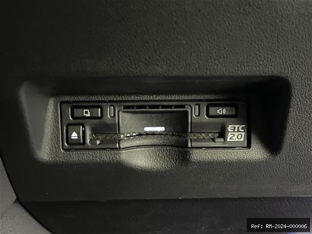 Vehicle photo 18
