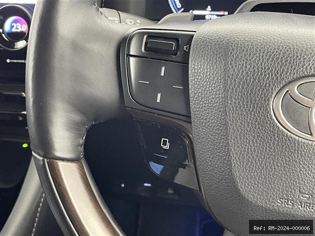 Vehicle photo 17