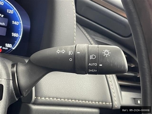 Vehicle photo 24