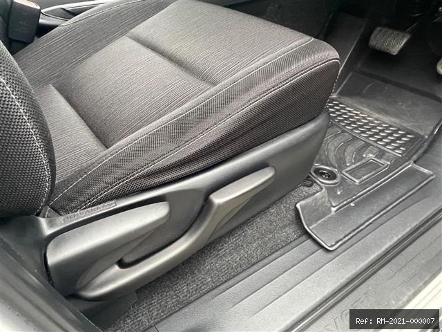 Vehicle photo 9