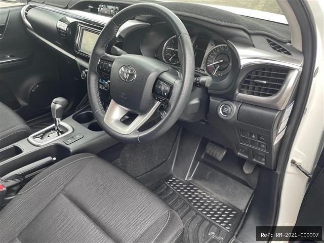 Vehicle photo 14