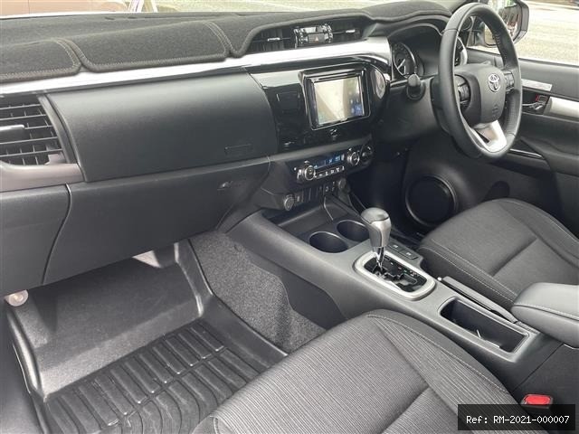 Vehicle photo 25