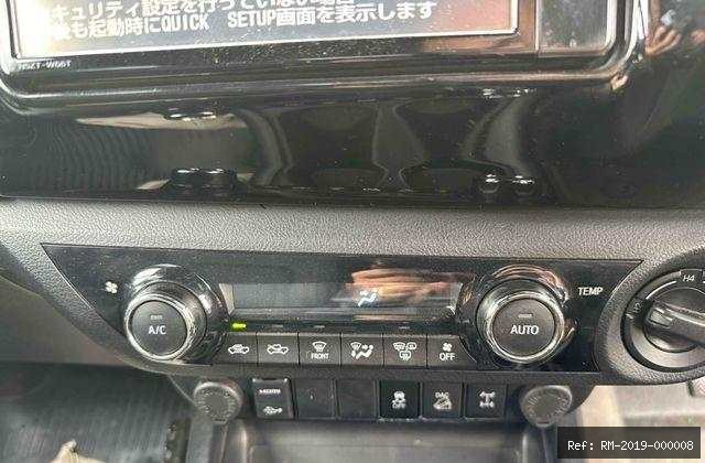 Vehicle photo 19