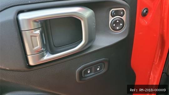 Vehicle photo 10