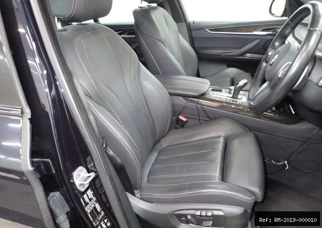 Vehicle photo 24