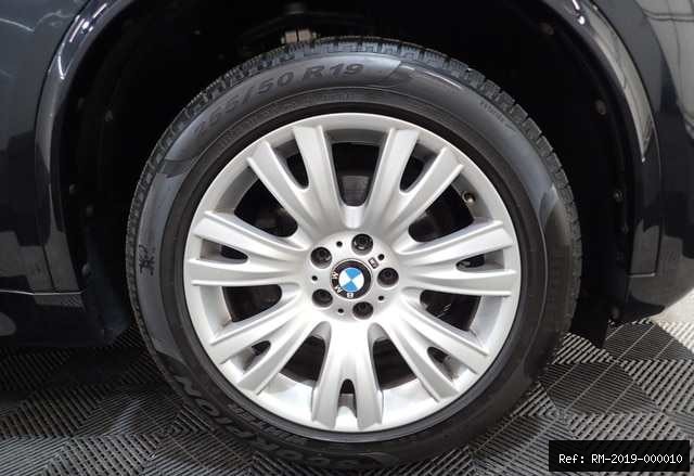 Vehicle photo 37