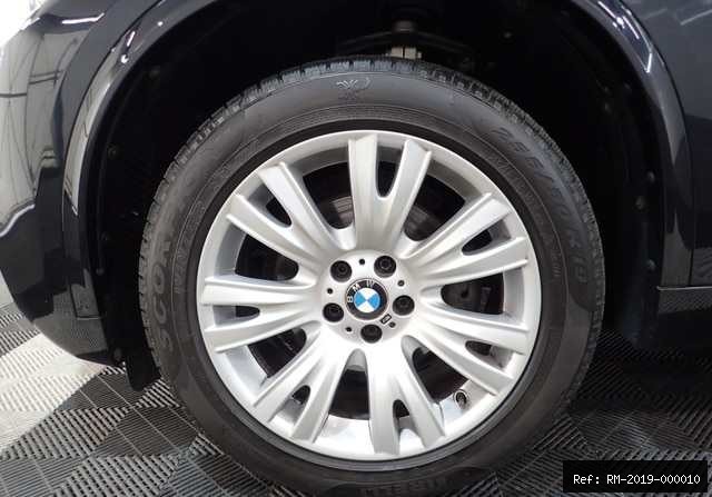 Vehicle photo 41