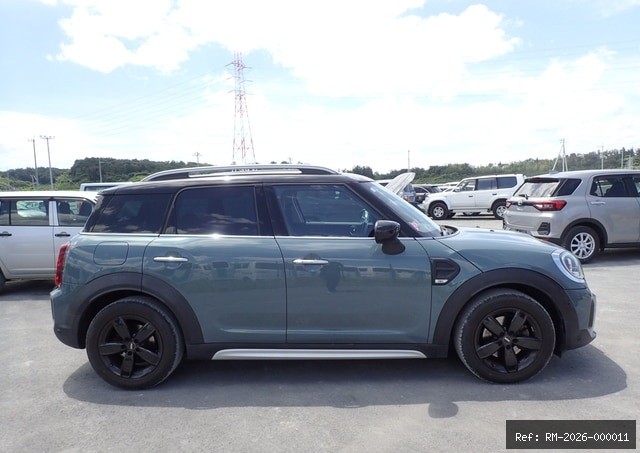 Vehicle photo 6