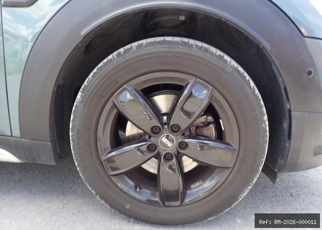 Vehicle photo 11