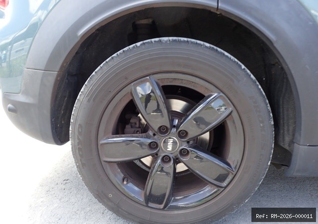 Vehicle photo 10