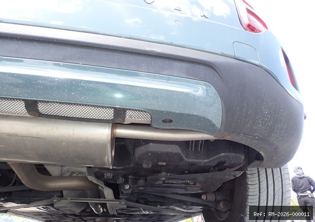 Vehicle photo 17
