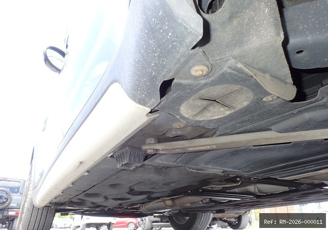 Vehicle photo 18