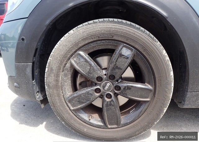 Vehicle photo 9