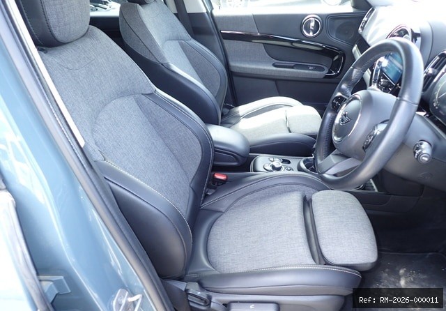 Vehicle photo 24
