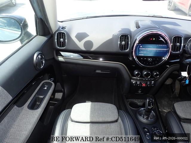 Vehicle photo 30