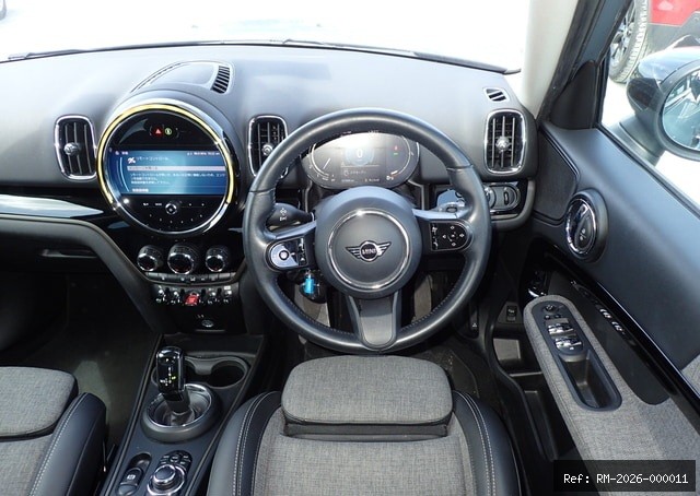 Vehicle photo 28