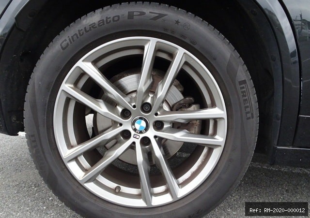 Vehicle photo 12
