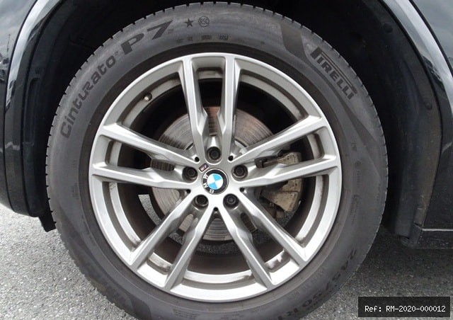 Vehicle photo 9