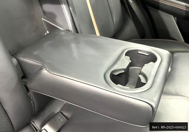 Vehicle photo 18