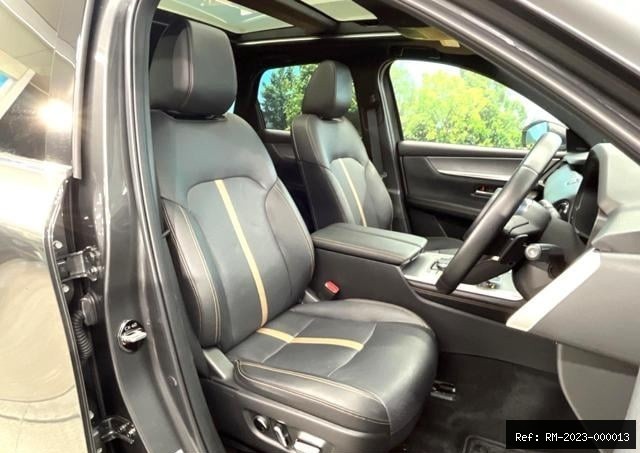 Vehicle photo 19