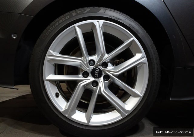 Vehicle photo 10