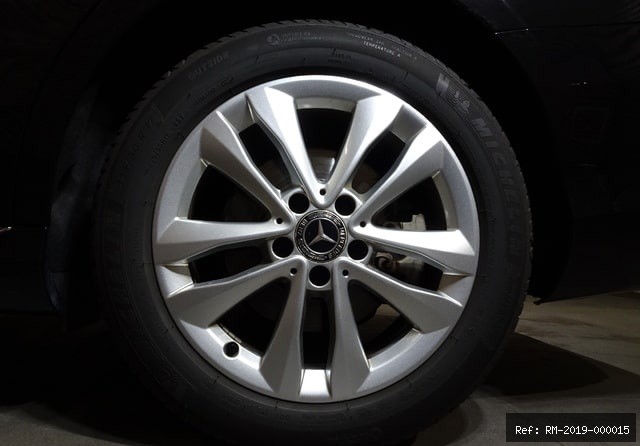 Vehicle photo 9