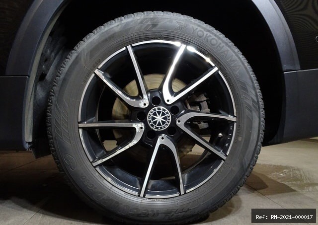 Vehicle photo 13
