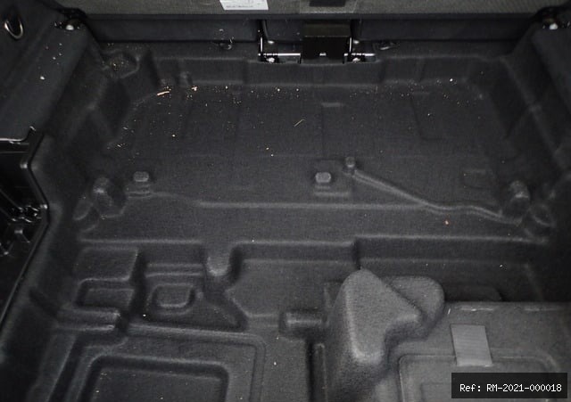 Vehicle photo 29