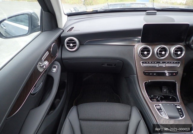 Vehicle photo 28