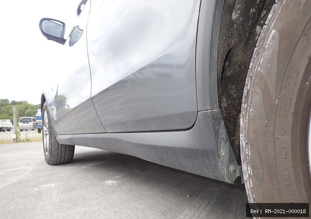 Vehicle photo 18