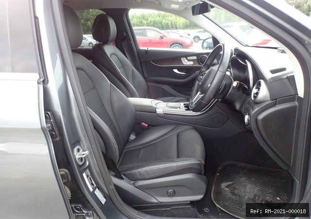 Vehicle photo 24