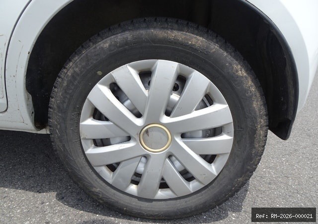 Vehicle photo 9