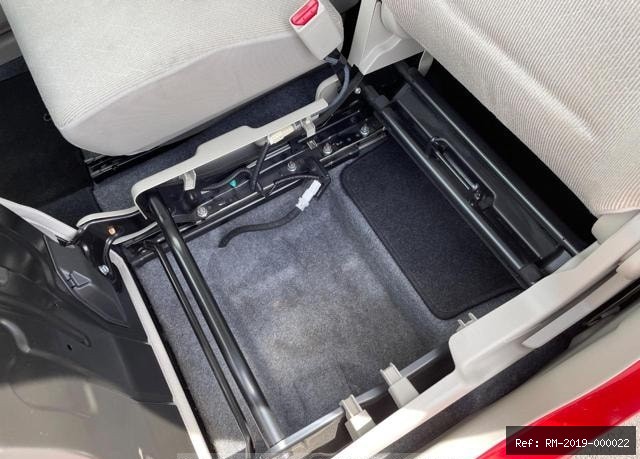 Vehicle photo 24