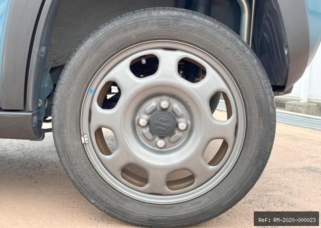 Vehicle photo 4