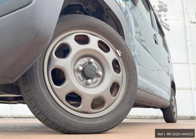 Vehicle photo 6