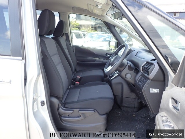Vehicle photo 25