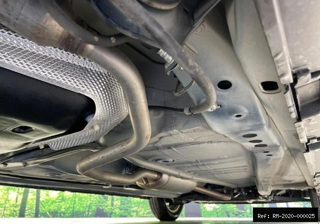 Vehicle photo 23