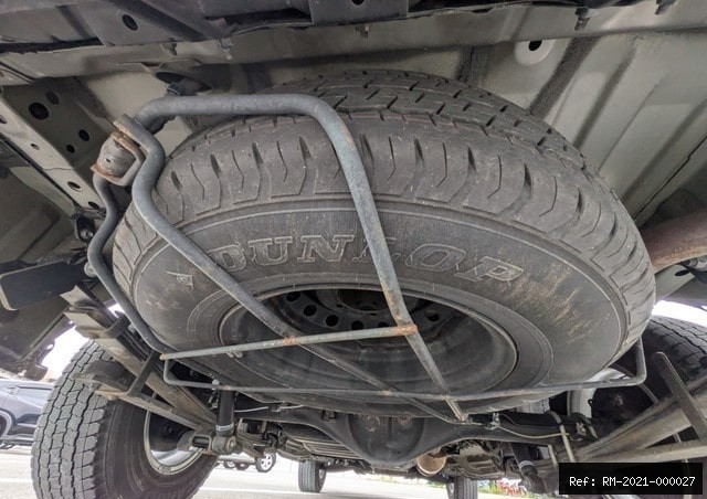 Vehicle photo 13