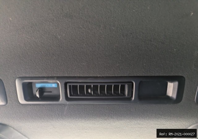Vehicle photo 27